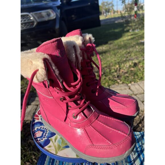 UGG Australia Butte II Patent Dove Pink 1014396K Lace Up Boots Size 6 - Picture 4 of 6